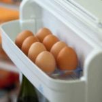 Info Shqip: Nëse i mbani vezët te dera e frigoriferit, po bëni gabim! Eksperti tregon vendin e duhur për to