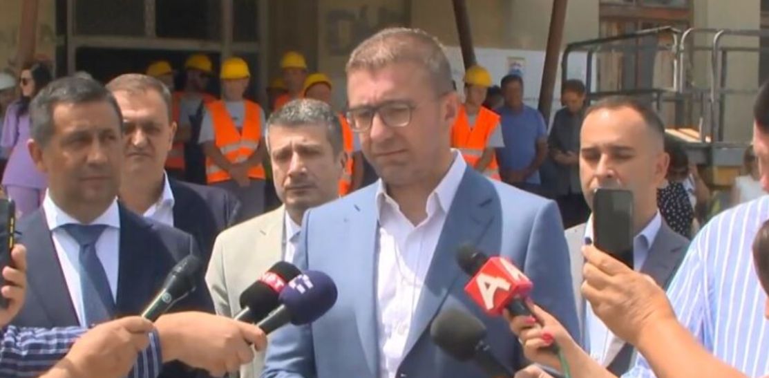 Mickoski për ambasadorët: Nëse keni zgjidhje për gjyqësorin urdhëroni, ju dëgjoj