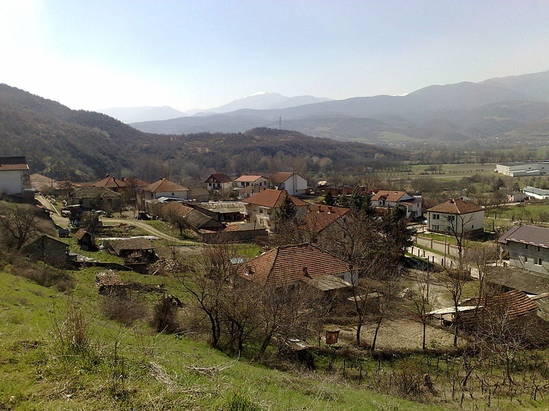 Maqedonia e Veriut po zbrazet, 205 vendbanime nuk kanë aspak popullatë, 215 të tjera janë me më pak se 10 banorë