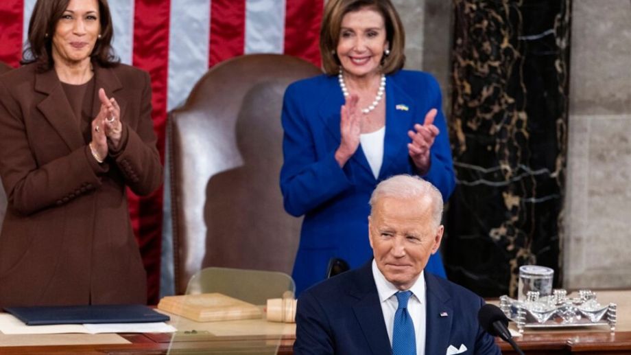 Pelosi fajëson Bidenin për humbjen e Harris: Duhej të ishte larguar më shpejt nga gara